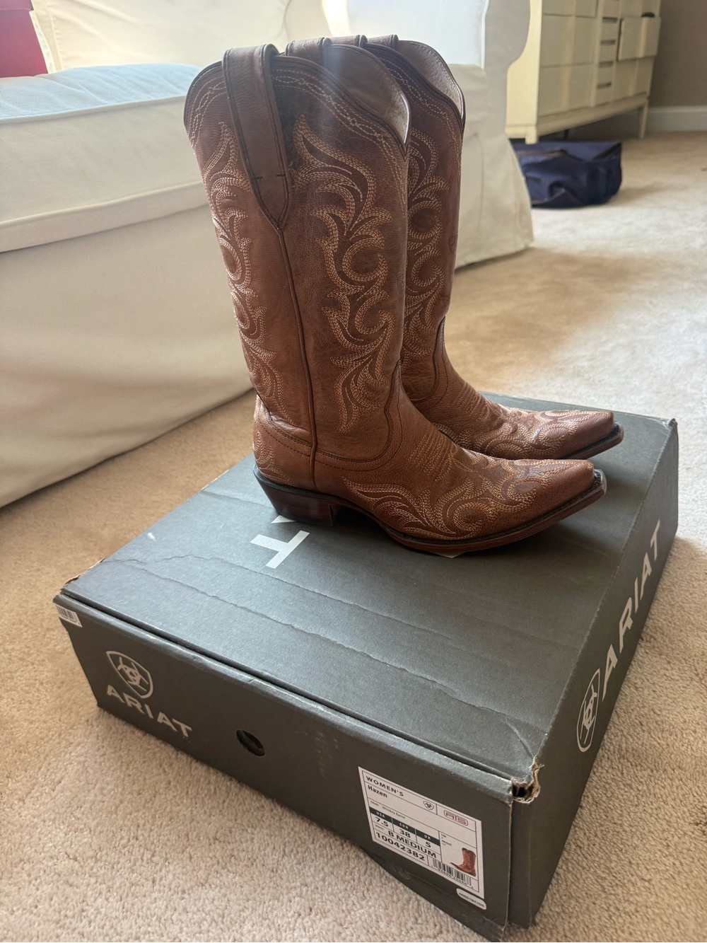 Ariat Brown Embroidered Hazen Western Boots in Whiskey Barrel - Picture 2 of 7